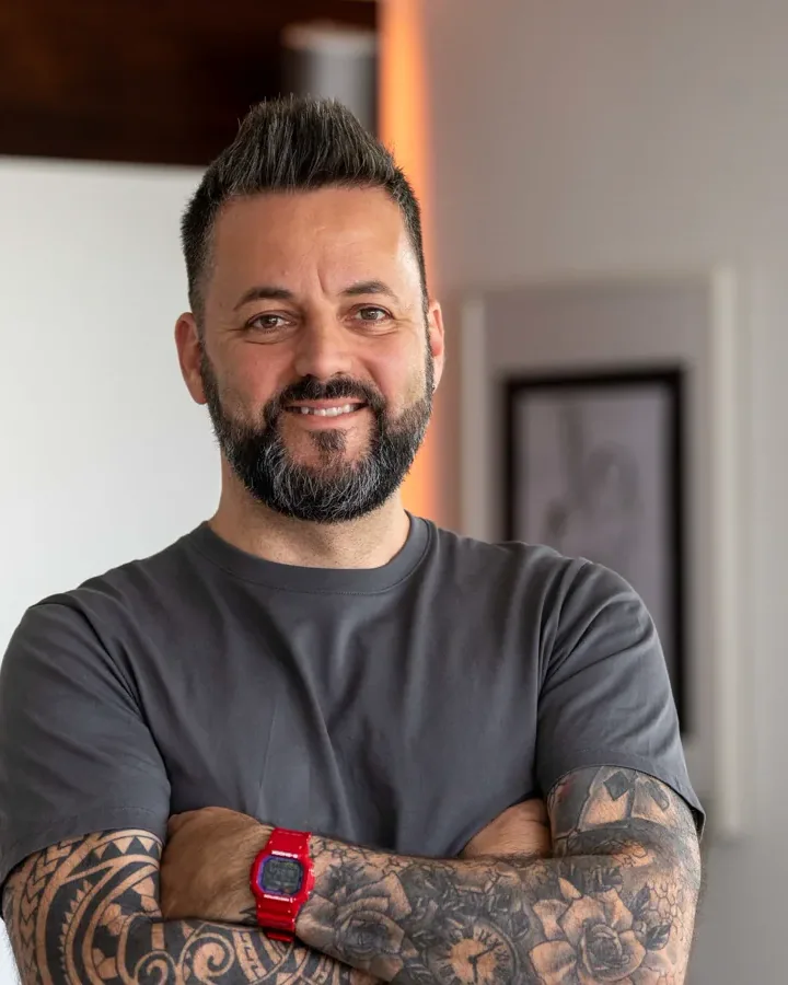 Oliver Bereuter, Gründer des Videokurses Goldene Narben